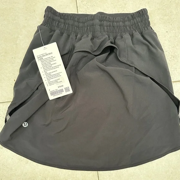 Lululemon Hotty Hot High-Rise Skirt *Long size 4 - Picture 10 of 10
